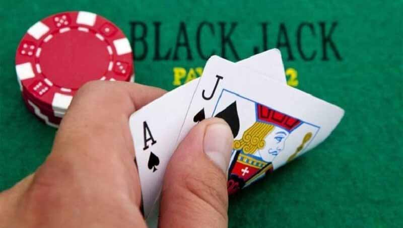 Giải mã bài xì dách là gì? Có nên tham gia chơi trực tuyến?